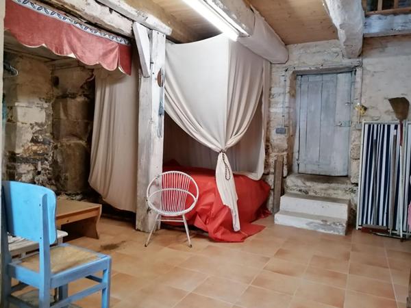 Charmante longère en pierre à rénover