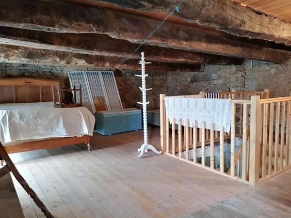 Charmante longère en pierre à rénover