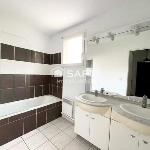 Charmante maison 3 chambres dans résidence sécurisée.