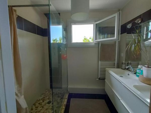 MAISON 126 M² + STUDIO 42 M² + TERRAIN AVEC PISCINE