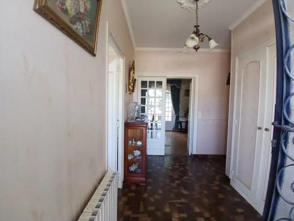 MANSLE-LES-FONTAINES PLAIN-PIED, 3 CHAMBRES, 2 GARAGES ET