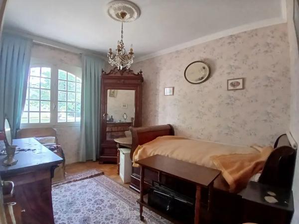 MANSLE-LES-FONTAINES PLAIN-PIED, 3 CHAMBRES, 2 GARAGES ET