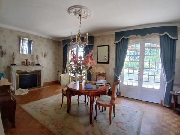 MANSLE-LES-FONTAINES PLAIN-PIED, 3 CHAMBRES, 2 GARAGES ET