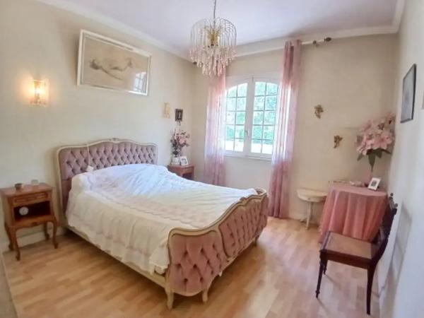 MANSLE-LES-FONTAINES PLAIN-PIED, 3 CHAMBRES, 2 GARAGES ET