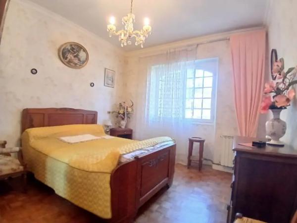 MANSLE-LES-FONTAINES PLAIN-PIED, 3 CHAMBRES, 2 GARAGES ET