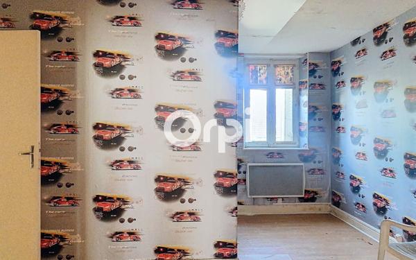 Immeuble à vendre    3 pièces • 149,52 m2 Commentry