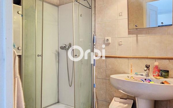 Immeuble à vendre    3 pièces • 149,52 m2 Commentry