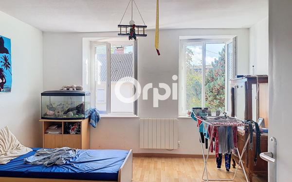 Immeuble à vendre    3 pièces • 149,52 m2 Commentry