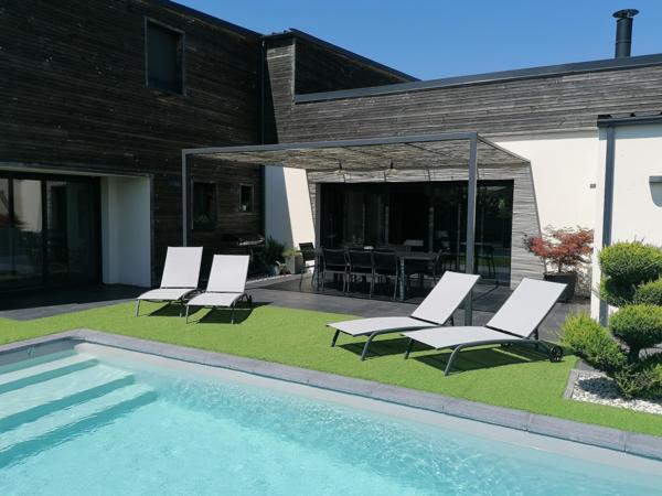 Magnifique maison à Aiffres. Coup de cœur assuré !