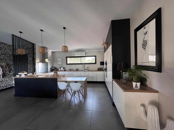 Magnifique maison à Aiffres. Coup de cœur assuré !