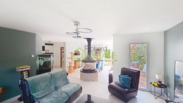 Grande Contemporaine idéal famille avec 5 chambres + bureau et grande mezzanine - double garage !