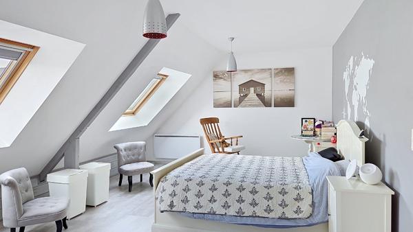 Grande Contemporaine idéal famille avec 5 chambres + bureau et grande mezzanine - double garage !