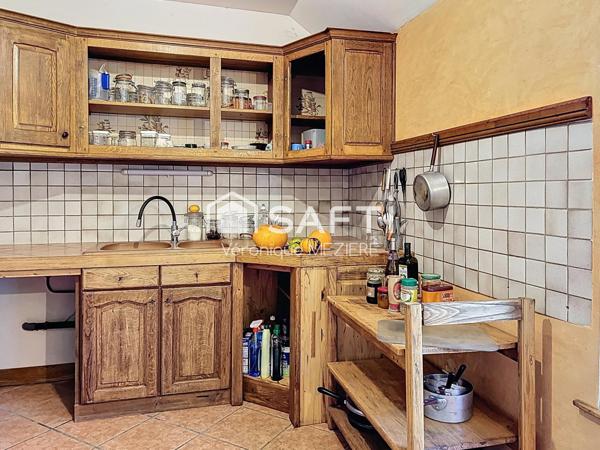 Belle longère en tuffeau de 178 m²