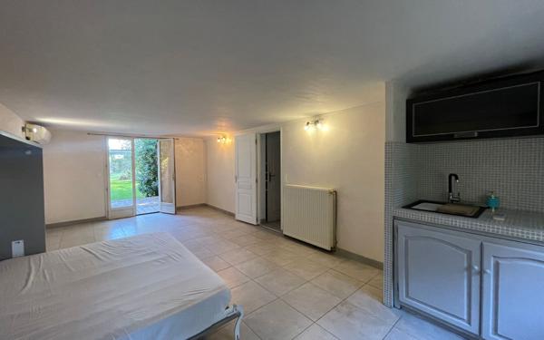 Maison à vendre    5 pièces •  Lédenon