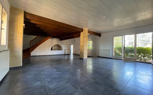 Maison à vendre    5 pièces •  Lédenon