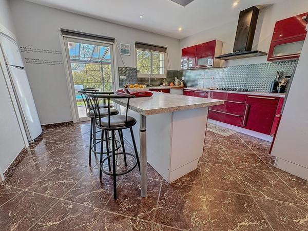 Superbe maison avec dépendance secteur résidentiel