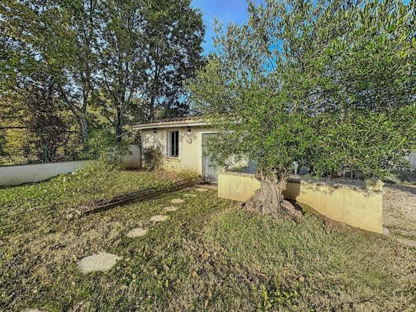 Superbe maison avec dépendance secteur résidentiel