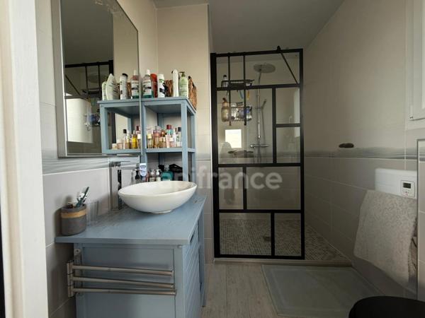 Maison Ceyreste (13600) 368 M2 - Piscine - Garages - Dépendances