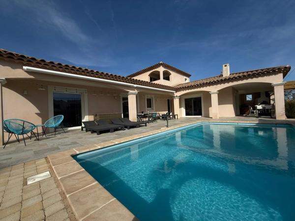 Maison Ceyreste (13600) 368 M2 - Piscine - Garages - Dépendances