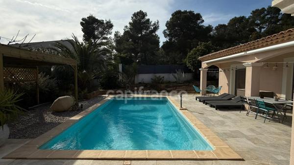 Maison Ceyreste (13600) 368 M2 - Piscine - Garages - Dépendances