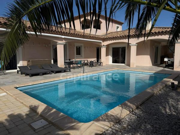 Maison Ceyreste (13600) 368 M2 - Piscine - Garages - Dépendances
