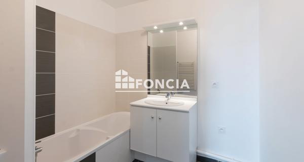 À vendre Appartement 2 pièces 42.8 m² - Décines-charpieu 69150