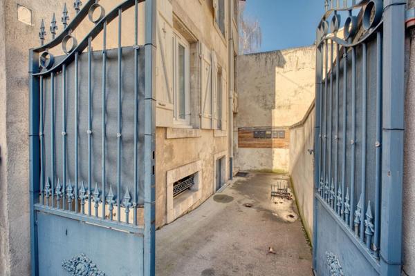 Immeuble de rapport rénové avec jardin-NANCY