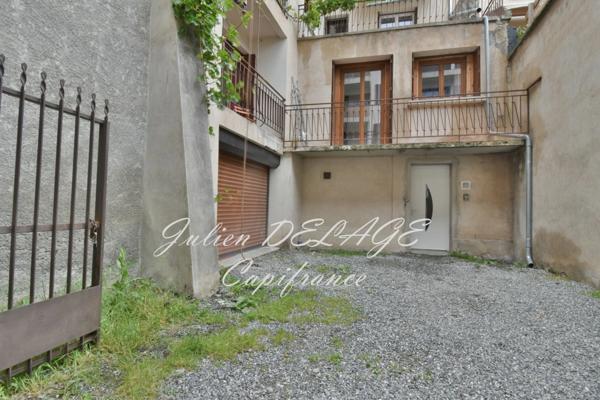 À vendre – T4 sur Embrun avec cave et balcons.