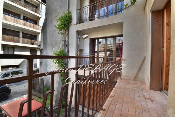 À vendre – T4 sur Embrun avec cave et balcons.