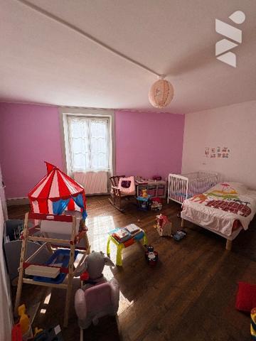 POLIGNY - Charmante maison de ville avec petite cour intérieure