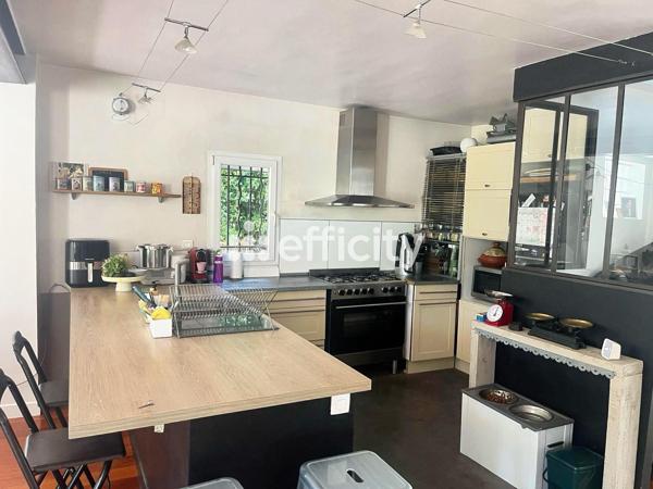 Maison
         4 pièces
        - 110 m² Exclusivité 629 000 € *