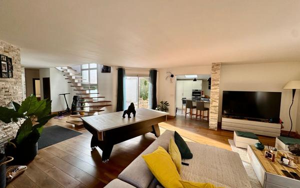 Maison à vendre    7 pièces • 203 m2 Toulouse