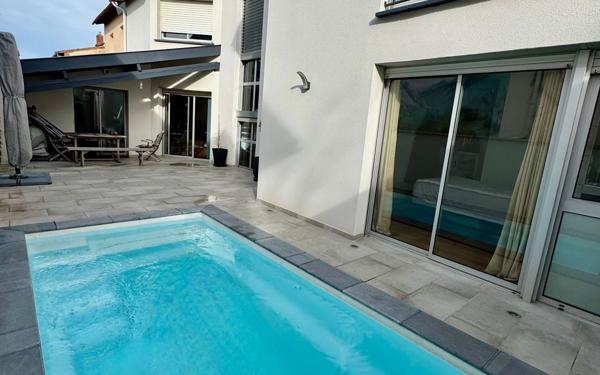 Maison à vendre    7 pièces • 203 m2 Toulouse