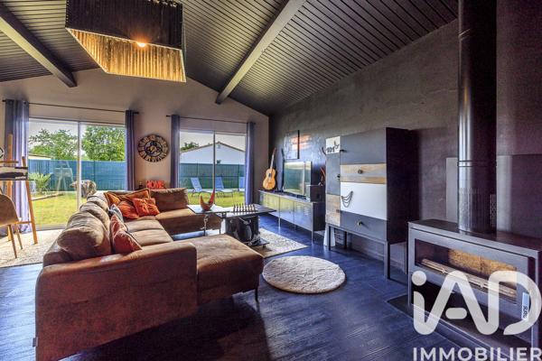 Maison à vendre 5 pièces 111,4 m² Saint-Seurin-sur-l'Isle