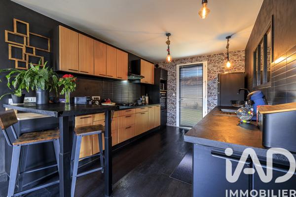 Maison à vendre 5 pièces 111,4 m² Saint-Seurin-sur-l'Isle