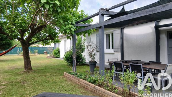 Maison à vendre 5 pièces 111,4 m² Saint-Seurin-sur-l'Isle