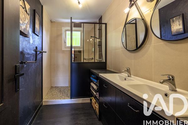 Maison à vendre 5 pièces 111,4 m² Saint-Seurin-sur-l'Isle