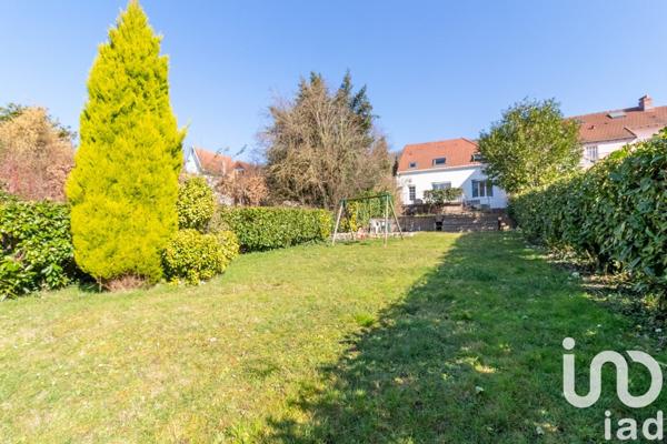 Maison 6 pièces de 110 m² à Vaux-sur-Seine (78740)