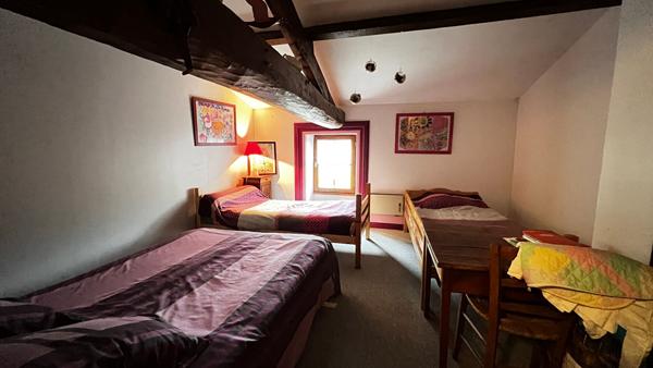 Maison Le Gua 9 pièces 6 chambres dépendance