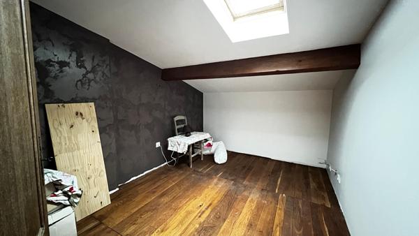 Maison Le Gua 9 pièces 6 chambres dépendance