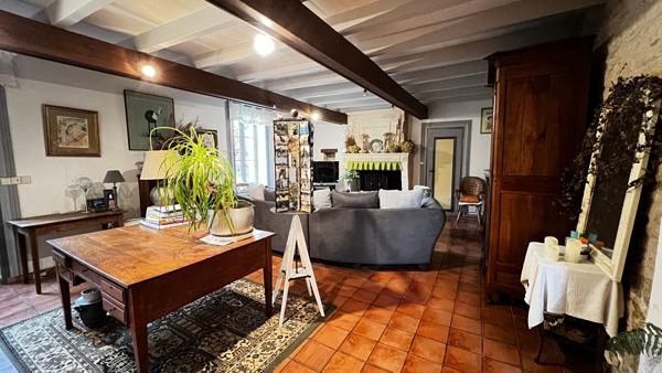 Maison Le Gua 9 pièces 6 chambres dépendance