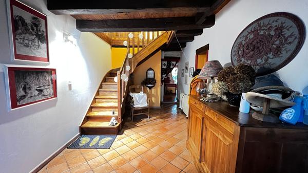 Maison Le Gua 9 pièces 6 chambres dépendance