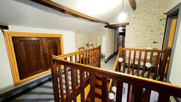 Maison Le Gua 9 pièces 6 chambres dépendance
