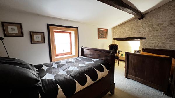 Maison Le Gua 9 pièces 6 chambres dépendance