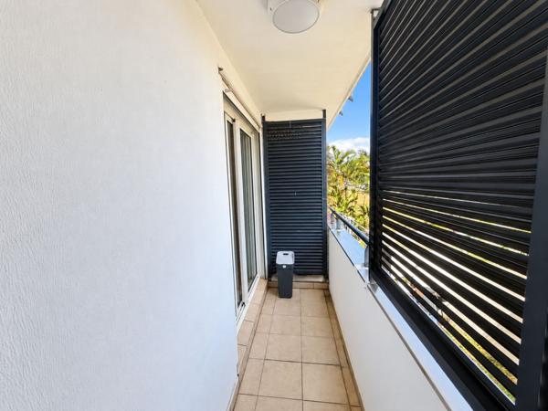 Meublé & Terrasse Privative — Studio 23 m² + 7 m² de terrasse à louer — Sainte-Clotilde Saint-Denis — 675 €/mois CC