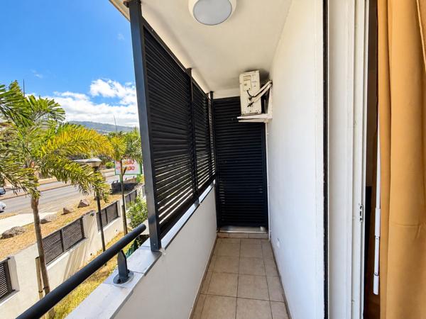 Meublé & Terrasse Privative — Studio 23 m² + 7 m² de terrasse à louer — Sainte-Clotilde Saint-Denis — 675 €/mois CC