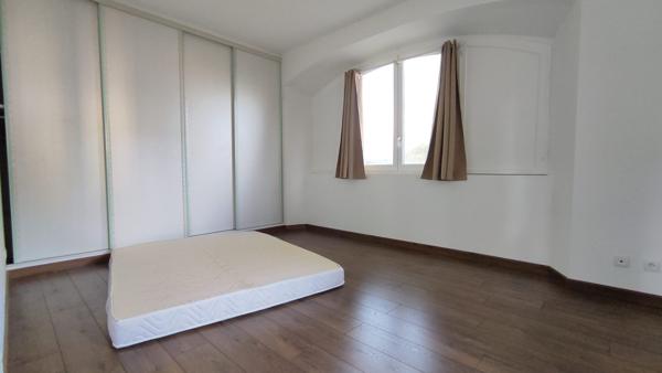 Maison de 80 m² sur 775 m² de terrain