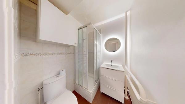 Vente                                                      Studio
                        
                     1 pièces                      16 m2                     à Paris 13
