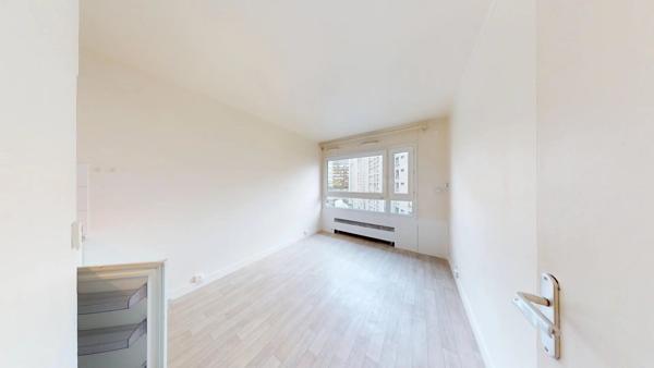 Vente                                                      Studio
                        
                     1 pièces                      16 m2                     à Paris 13