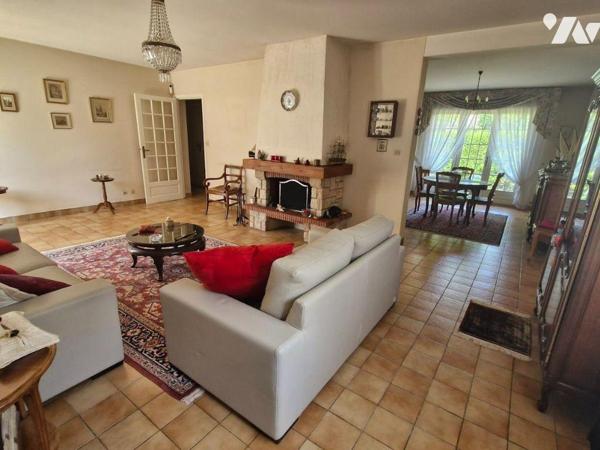 Maison à Vendre à Cesson-Sévigné (35510) en Ille-et-Vilaine (35)

Nous vous proposons cette m...